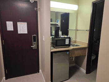 Room, 2 Queen Beds, Accessible, Non Smoking (Mobility Accessible)