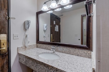 Standard Room, 1 King Bed, Accessible, Bathtub