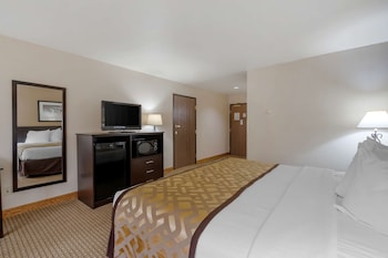 Standard Room, Multiple Beds, Non Smoking, Refrigerator & Microwave (Oversized Room)