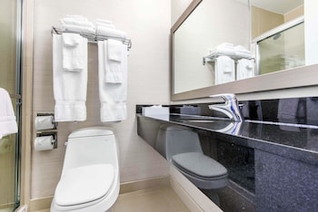 Suite (2 King Beds)