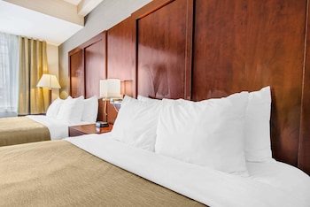 Suite (2 King Beds)