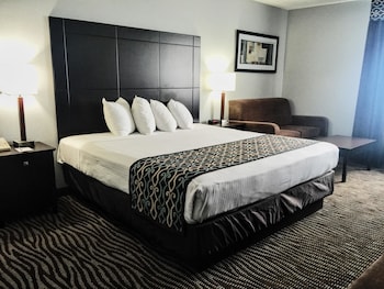 Standard Room, 1 King Bed, Non Smoking, Refrigerator & Microwave