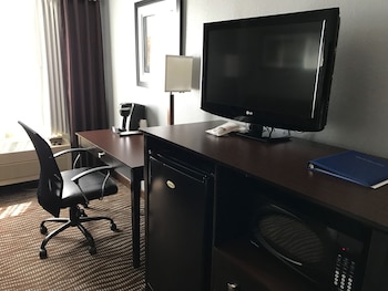 Standard Room, 2 Queen Beds, Non Smoking, Refrigerator & Microwave