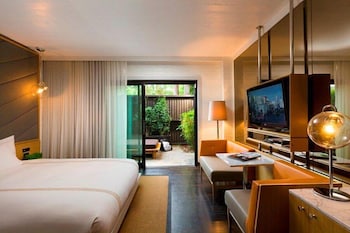 Room (Cabana Building)