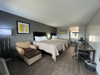 Standard Room, 2 Queen Beds, Non Smoking