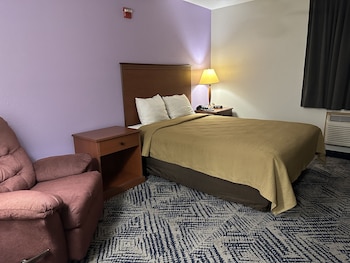 Room, 1 Queen Bed, Accessible, Non Smoking (Mobility, Roll-In Shower)