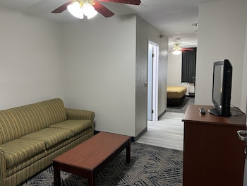 Suite, 1 King Bed, Non Smoking
