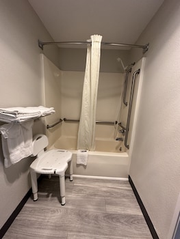 Room, 1 King Bed, Accessible, Non Smoking (Mobility, Tub w/Grab Bars)
