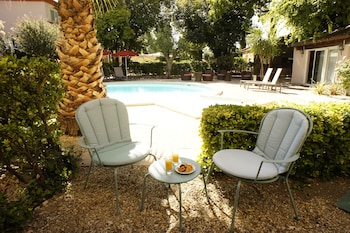 Junior Suite, Multiple Beds, Non Smoking, Pool View