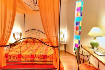 Junior Suite, Multiple Beds, Non Smoking, Pool View