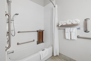 Standard Room, 2 Queen Beds, Accessible, Bathtub (Pet Friendly)