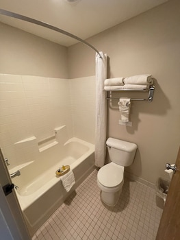 Upgraded, Room, 2 Queen Beds, Non Smoking