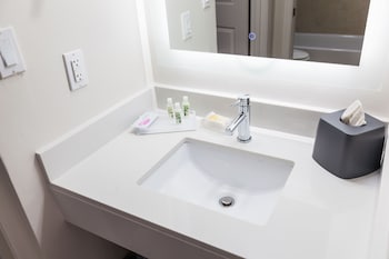 Standard Room, 1 Queen Bed, Accessible (Communications)