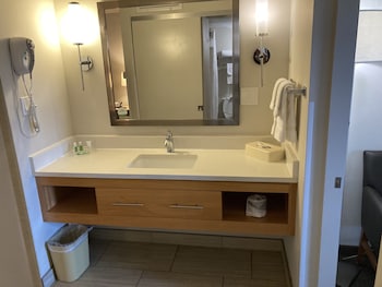 Superior Suite, 2 Queen Beds (Smoke Free)