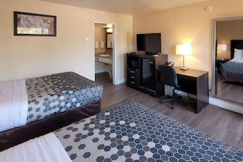 Standard Room, 2 Queen Beds, Non Smoking
