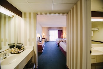 Bayfront Room – Balcony or Patio - 2 Queen Beds