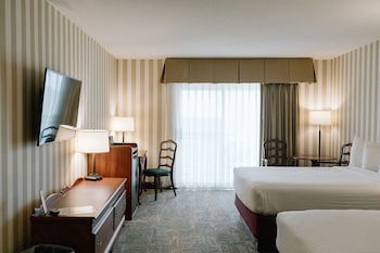 Bayfront Room – Balcony or Patio - 2 Queen Beds