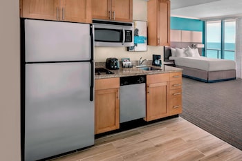 Studio, Multiple Beds, Balcony, Partial Ocean View