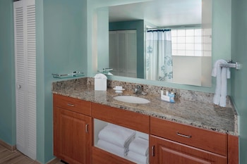 Studio, Multiple Beds, Balcony, Partial Ocean View