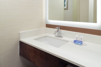 Room, 1 Queen Bed, Hearing Accessible (Accessible Bathtub)