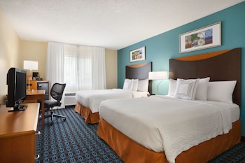 Room, 2 Queen Beds, Hearing Accessible (Accessible Bathtub)