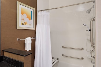 Room, 1 King Bed, Hearing Accessible (Accessible Bathtub)