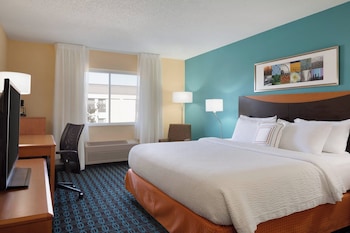 Room, 1 King Bed, Hearing Accessible (Accessible Bathtub)