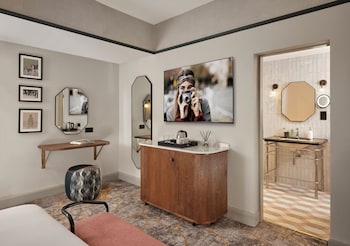 Superior King Room