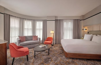 Grand Room with Sofabed