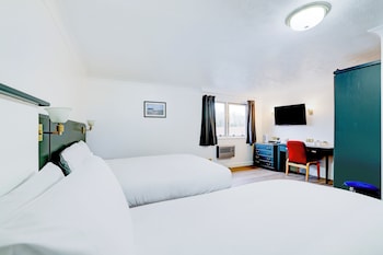 Family Room, Multiple Beds