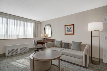 1 King Bed Oversized Room W/pullout Sofa