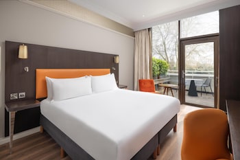 Deluxe Room, 1 King Bed, Balcony