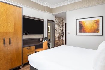 Deluxe Room, 1 King Bed, Balcony