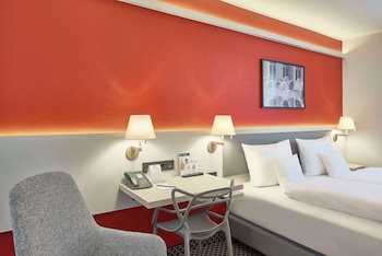 Standard Room, 1 Double Bed (Street View)
