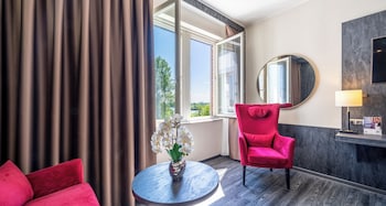 Standard Double Room (Lake Side)