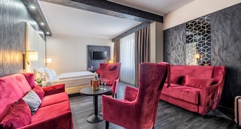 Premium Double Room (Lake Side)