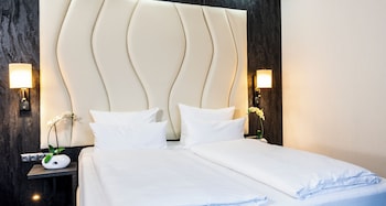 Premium Double Room (Lake Side)