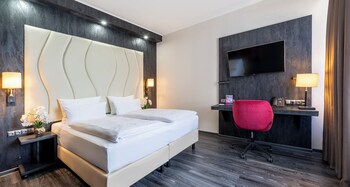 Premium Double Room (Lake Side)