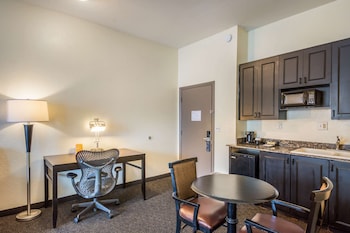 Suite, 1 King Bed with Sofa bed, Non Smoking (Interior Corridor)