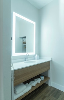 Suite, 1 King Bed with Sofa bed, Accessible, Non Smoking
