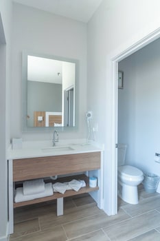 Suite, 2 Double Beds, Non Smoking