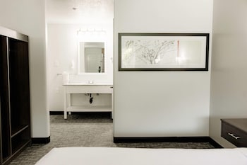 Room, 1 King Bed, Accessible, Non Smoking