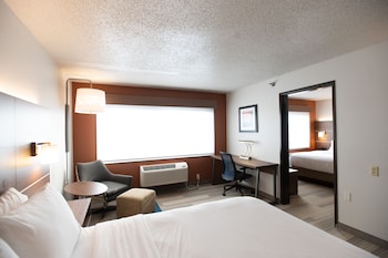 Suite, 1 Bedroom, 2 Bathrooms (Dining Areas)