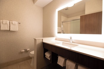 Standard Room, 2 Queen Beds, Mobility Accessible (Accessible Tub)