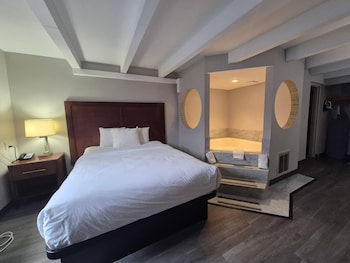 Suite, 1 Queen Bed, Non Smoking