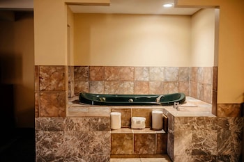Suite, 1 King Bed, Non Smoking, Jetted Tub
