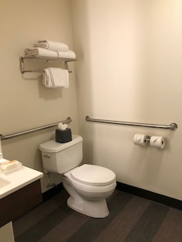 Standard Room, 1 Double Bed, Accessible Bathtub (Mobility)