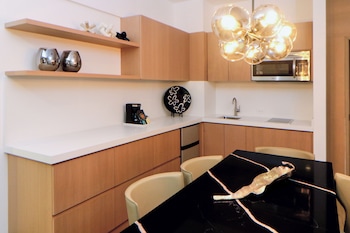 Suite, 1 Bedroom (Primary)