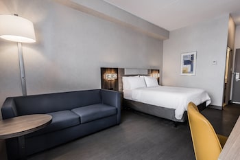 Standard Room, 1 Queen Bed with Sofa bed, Corner