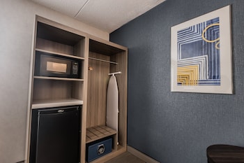 Standard Room, 1 Queen Bed with Sofa bed, Corner